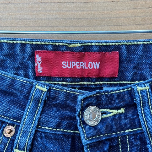 Vintage Y2K Levi’s 518 super low rise boot cut flares, dark wash. Jr size 1 - Picture 5 of 11